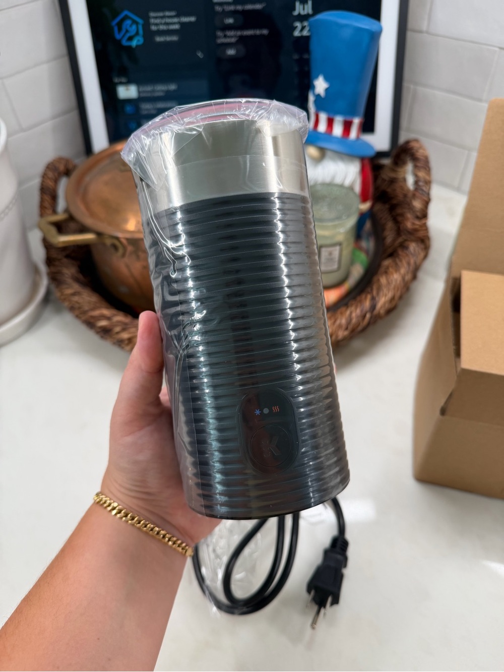 KEURIG Hot + Cold Milk Frother — BRAND NEW